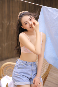 只准她放肆